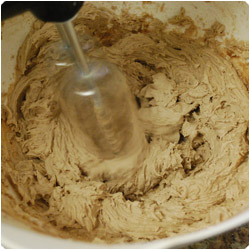 Vanilla Cupcakes with Chocolate Frosting - International Cooking blog