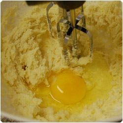 Vanilla Cupcakes with Chocolate Frosting - International Cooking blog