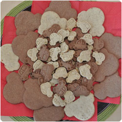 Spicy Dough Biscuit with Orange Jam and Nutella filling