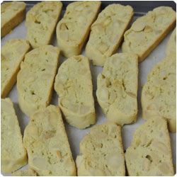 Cantucci alle mandorle - Almond Biscotti