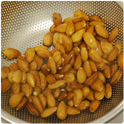 Cantucci alle mandorle - Almond BiscottiChocolate and Almond cake - International Cooking Blog