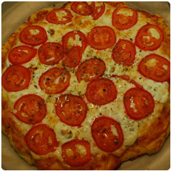 Pizza Fresh Tomato and Fresh Cheese - International Cooking Blog