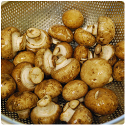 Hummus with Mushrooms - International Cooking Blog