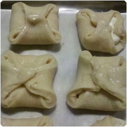 Turos Delkli - Hungarian Cheese pastry - International Cooking Blog