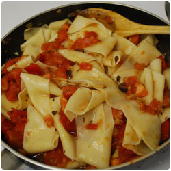 fresh tomato pappardelle - internatiolnal cooking blog
