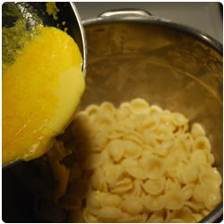 Pasta with safran and tomatoes - The International Cooking Blog