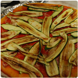 The International Cooking Blog - Pizza shallot and zucchini