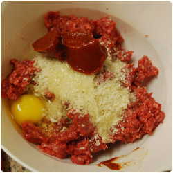 Meatballs with Red Pepper Sauce - International Cooking Blog