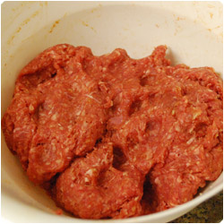 Meatballs with Red Pepper Sauce - International Cooking Blog